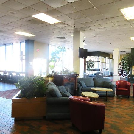 Town And Country Motor Hotel YYC Buitenkant foto